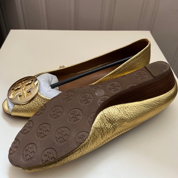 Tory Burch gold leather low heel wedge - Picture 3 of 4